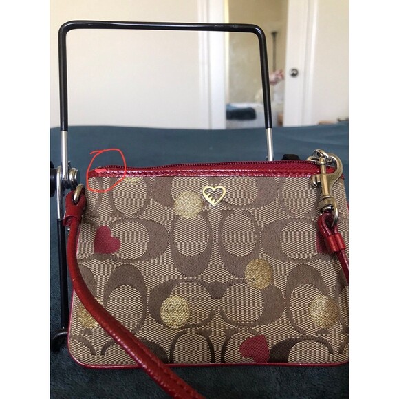 Coach poppy khaki red heart Valentine’s Day small wristlet - Picture 10 of 11